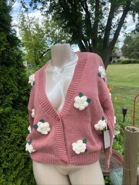 Dusty Rose Floral Appliqué V-Neck Cardigan Sweater oversized fits M/L/XL